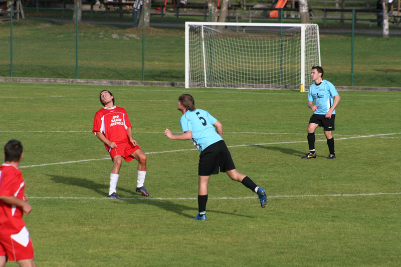 gal/08. Spieltag- SV Reischach-Rasen/2006-10-24 - SVR gg. Rasen-Antholz 088.jpg